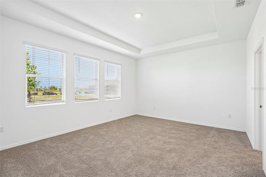 Spacious, unfurnished interior of a new home in , Lakeland (Image 26).