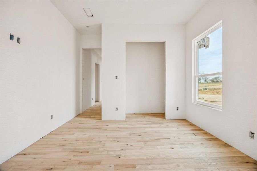 Spacious, unfurnished interior of a new home in RangeWood, Weatherford (Image 11). Spacious, unfurnished interior of a new home in RangeWood, Weatherford (Image 11).