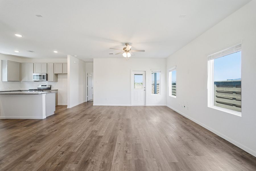 Representative unfurnished interior of a home built from the Ruby by CastleRock Communities in La Terra, Celina (Image 20).