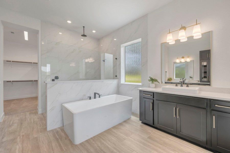 Owner's Bathroom (Staged) Owner's Bathroom (Staged)