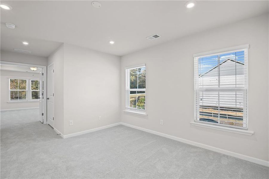Spacious, unfurnished interior of a new home in Adler Springs, Powder Springs (Image 7).