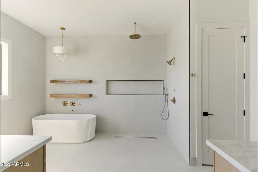 Soaking Tub & OversizedWalk-In Shower Soaking Tub & OversizedWalk-In Shower