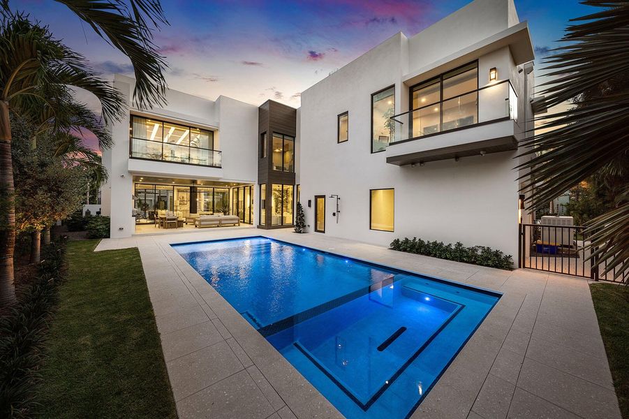 303_South_Maya_Palm_Drive_Dusk_15