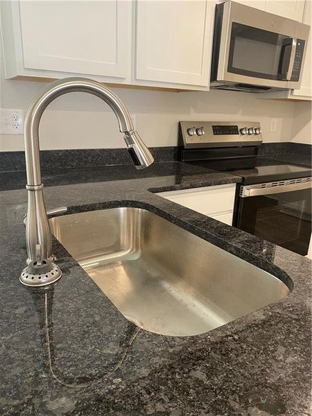 Image 18 of a home in Twin Oaks.