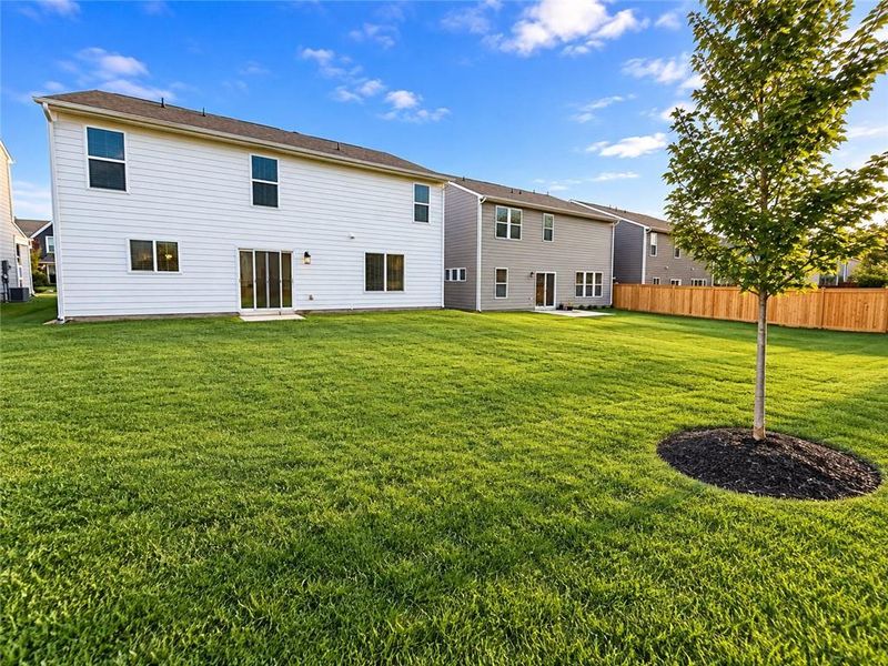 Exterior details and patio area of a home in Crossvine Estates, Braselton (Image 3).