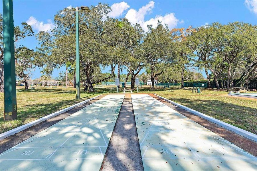 Community amenities in , Weeki Wachee (Image 57).