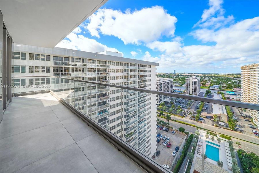 Condo located in Hallandale Beach, FL showcasing its design and architecture (Image 28).