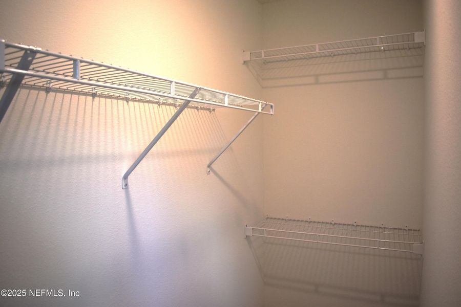 Spacious, unfurnished interior of a new home in Irongate Villas, Jacksonville (Image 21).