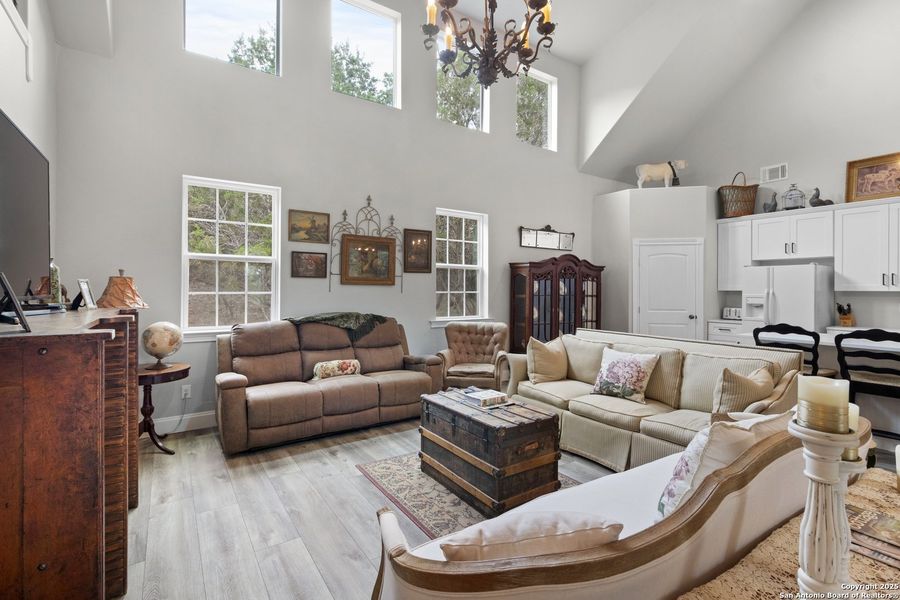 Furnished interior view inside a new home in , Bandera (Image 14).