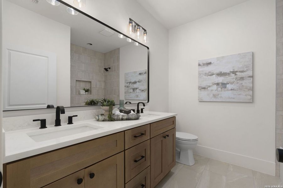 Furnished interior view inside a new home in , Bandera (Image 40).