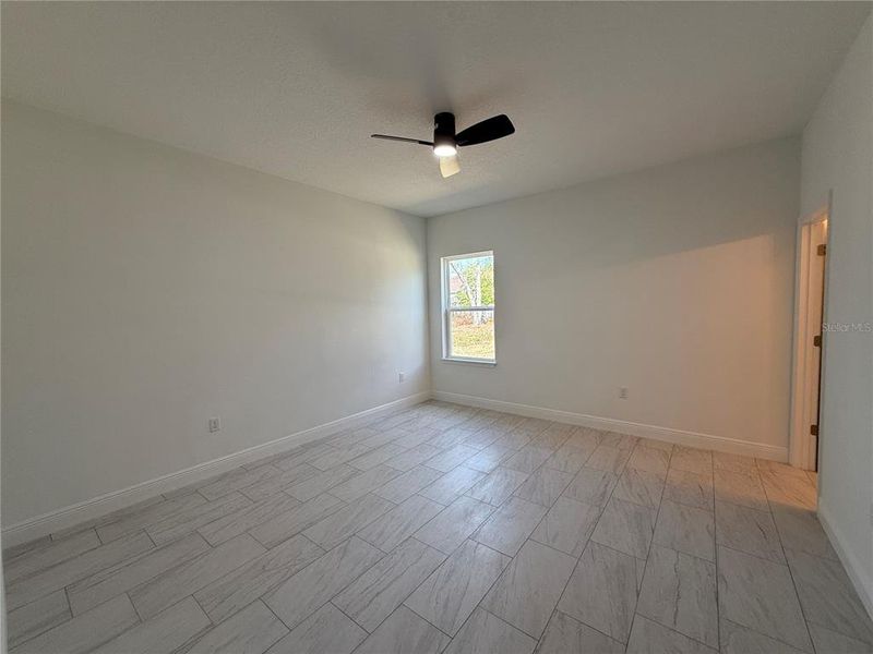 Spacious, unfurnished interior of a new home in , Citrus Springs (Image 21).