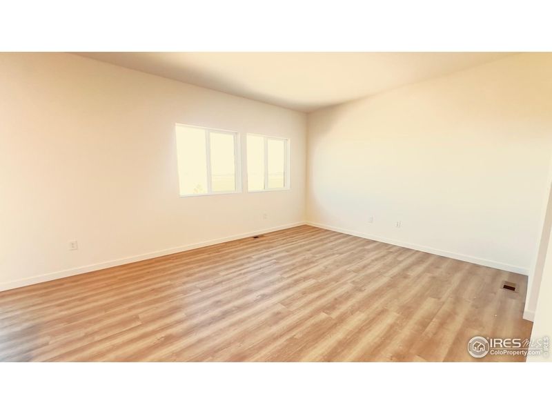 Spacious, unfurnished interior of a new home in Granary, Johnstown (Image 9).