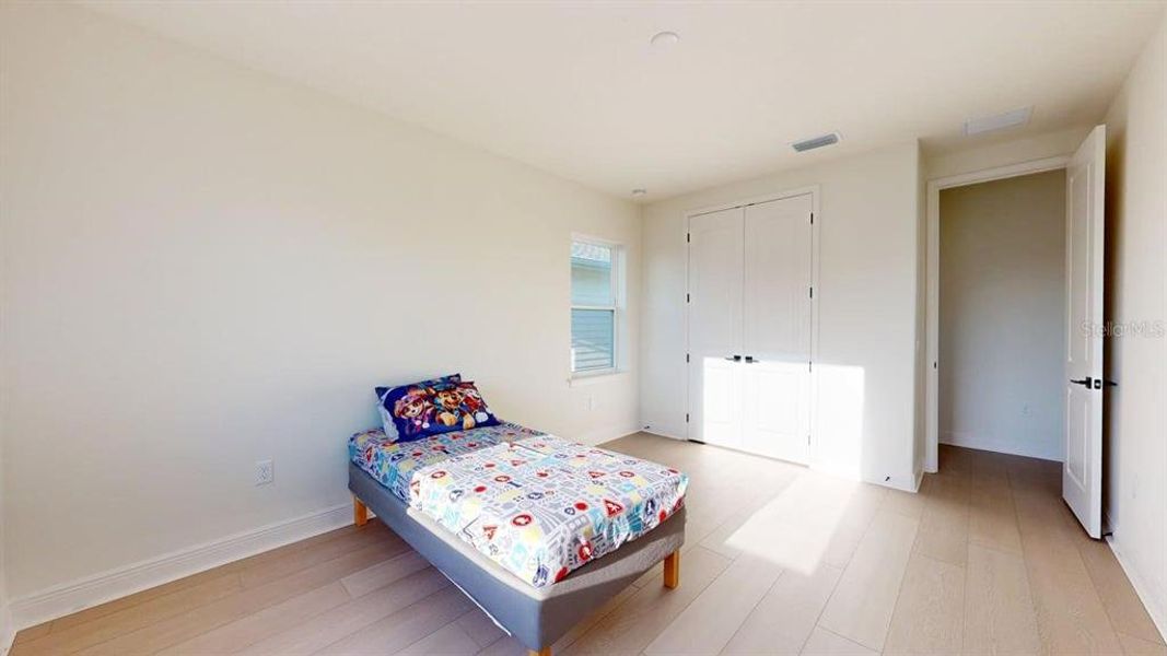 Furnished interior view inside a new home in , Orlando (Image 12).