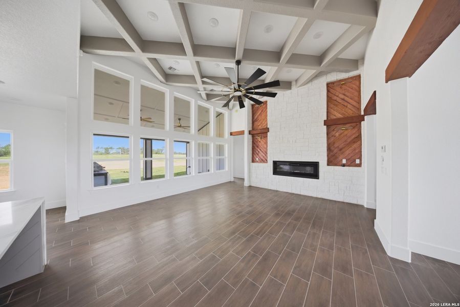 Spacious, unfurnished interior of a new home in , Floresville (Image 15).