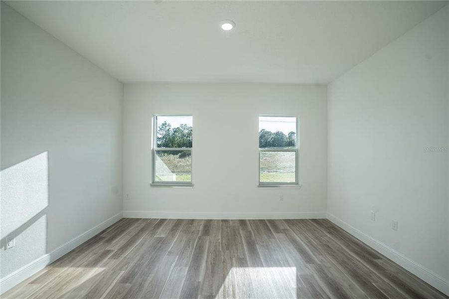 Spacious, unfurnished interior of a new home in , Ocala (Image 17).