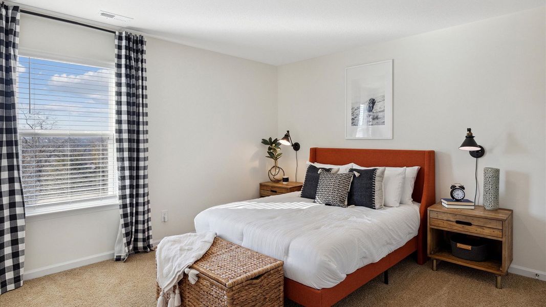 Furnished interior view inside a new home in Emory Creek, Harriman (Image 15).