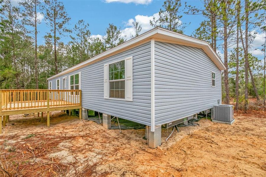 Exterior details and patio area of a home in , Interlachen (Image 20).