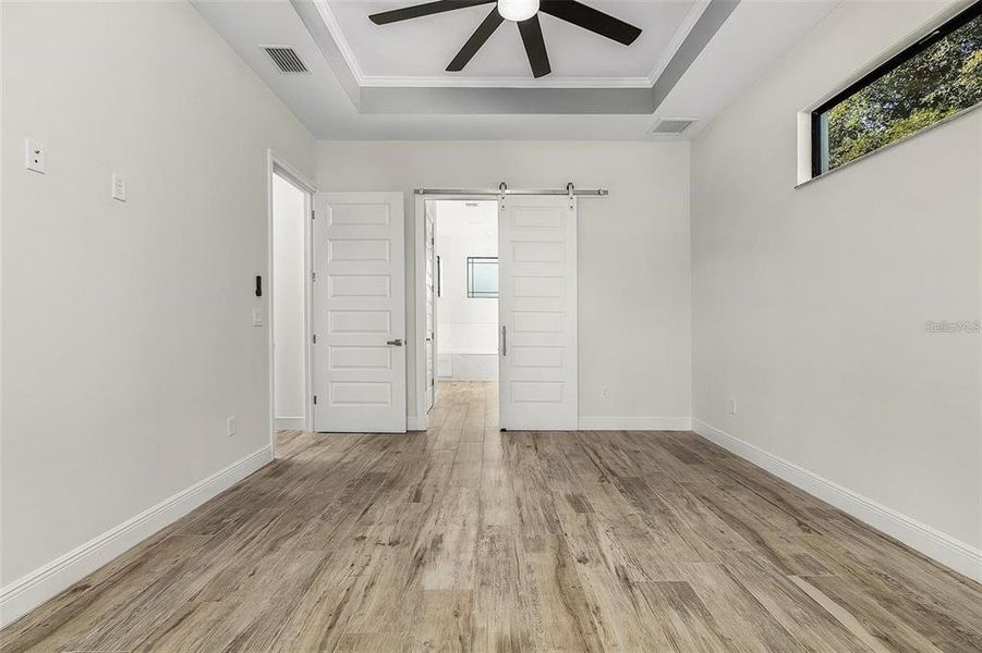 Spacious, unfurnished interior of a new home in , Punta Gorda (Image 5).