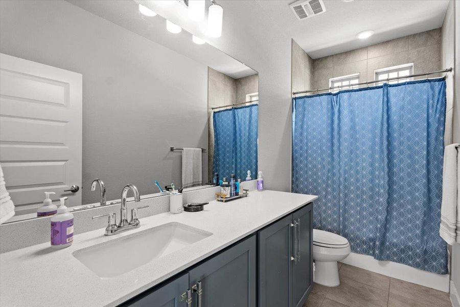 Furnished interior view inside a new home in Easton Park, Austin (Image 15). Furnished interior view inside a new home in Easton Park, Austin (Image 15).