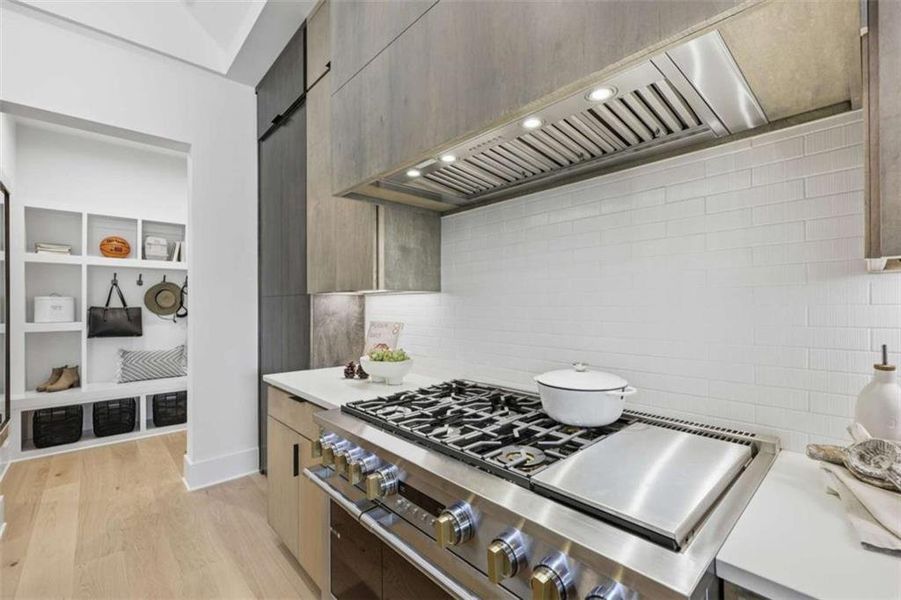 Furnished interior view inside a new home in , Gainesville (Image 34).