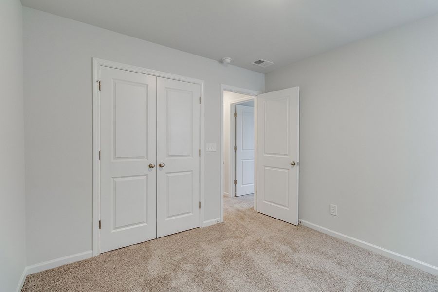 Spacious, unfurnished interior of a new home in Winston Point, Gilbert (Image 29).