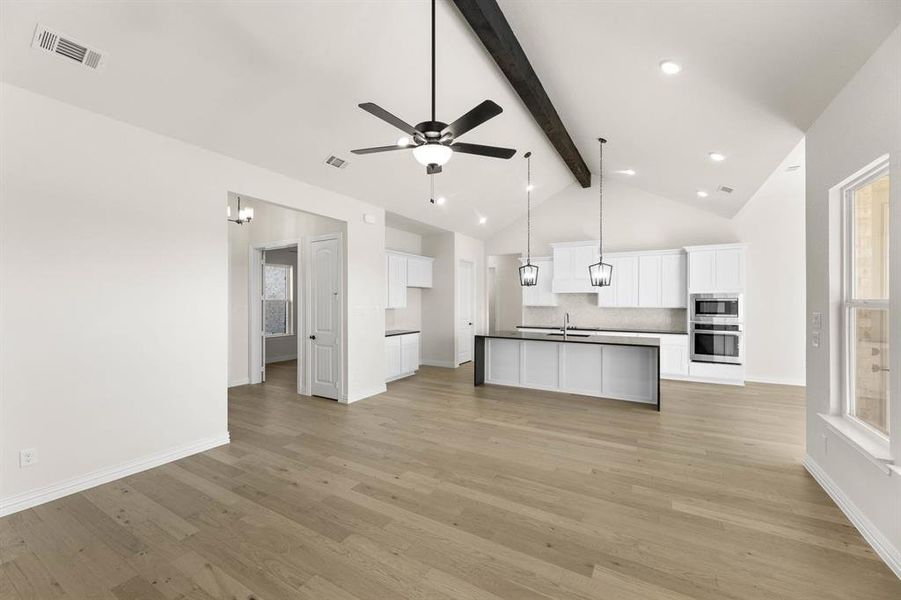 1473 Saguaro-Living Room-2