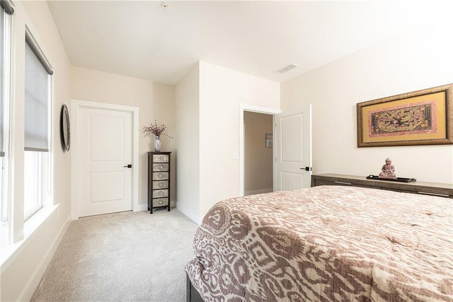 Furnished interior view inside a new home in , Atlanta (Image 76).