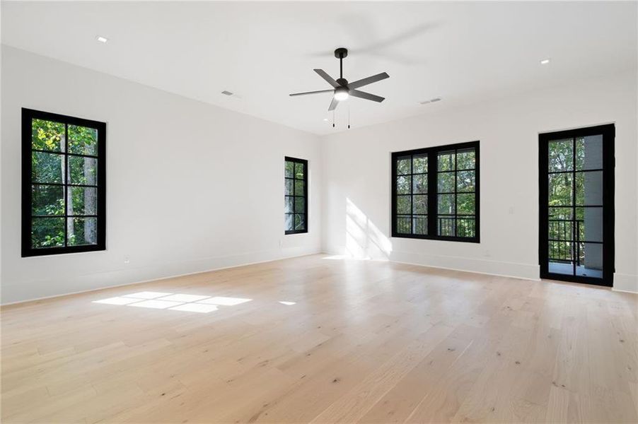 Spacious, unfurnished interior of a new home in , Alpharetta (Image 89).