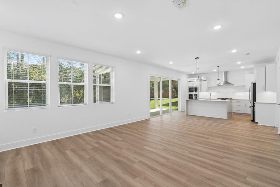 Spacious, unfurnished interior of a new home in Stono Village, Hollywood (Image 23).