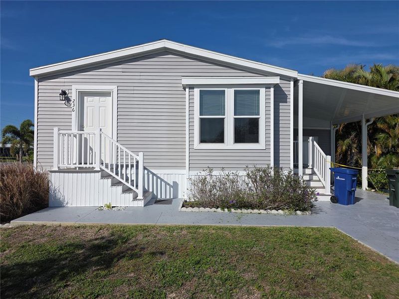Exterior details and patio area of a home in , North Port (Image 3).
