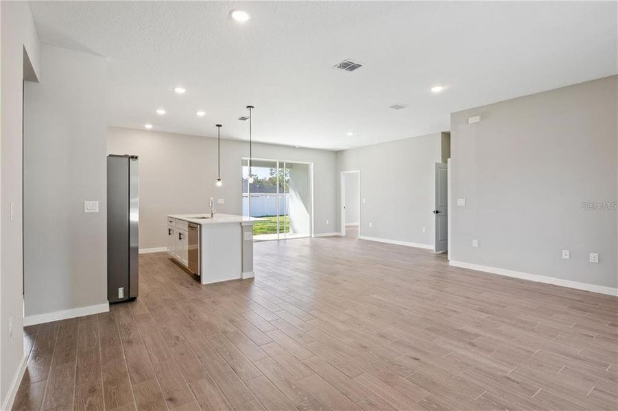 Spacious, unfurnished interior of a new home in Marion Oaks, Ocala (Image 15).