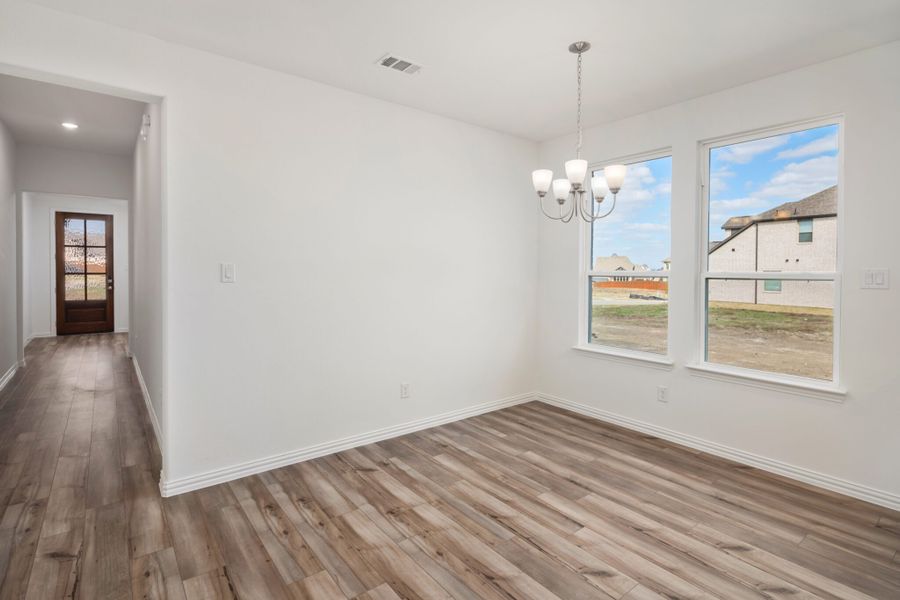 Spacious, unfurnished interior of a new home in Edgewater, Fate (Image 16).