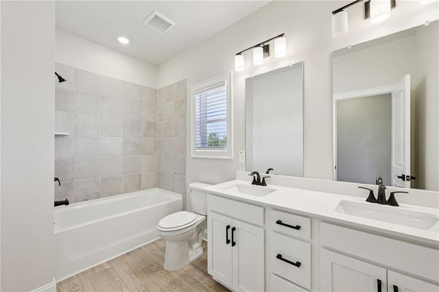Furnished interior view inside a new home in River Pointe, Monroe (Image 12).