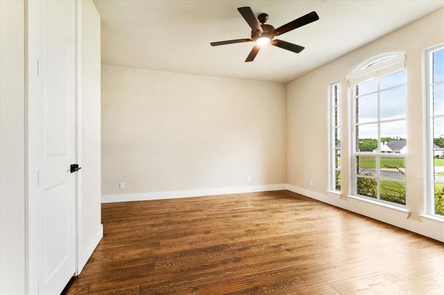 Spacious, unfurnished interior of a new home in King Crossing Estates, Van Alstyne (Image 30).