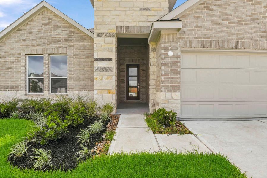 Exterior details and patio area of a home in River Ranch Estates, Dayton (Image 3).