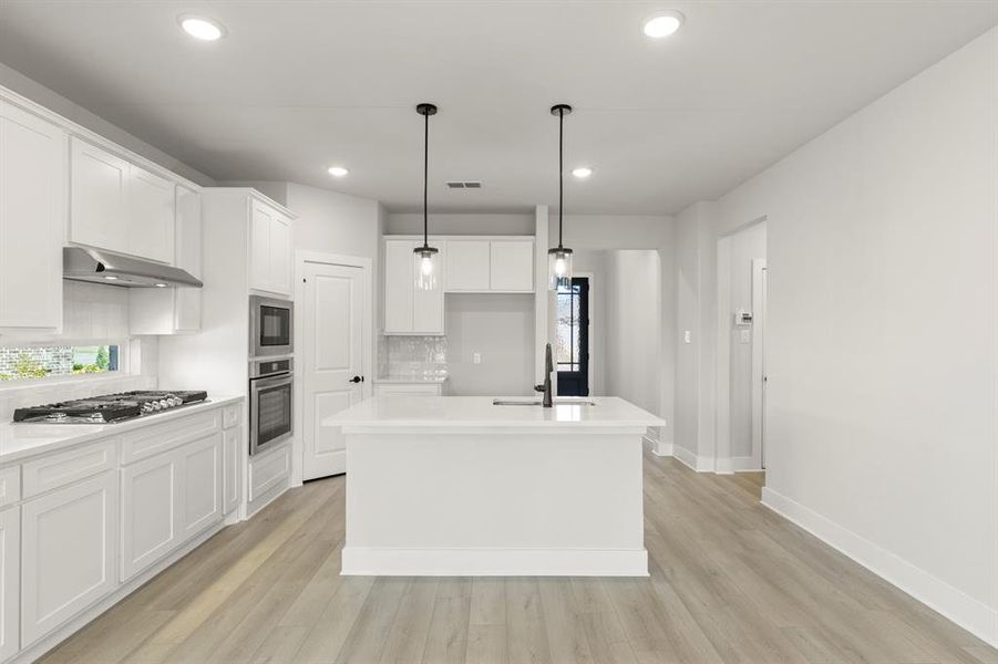 8_10. 1117 Flamingo - Dining