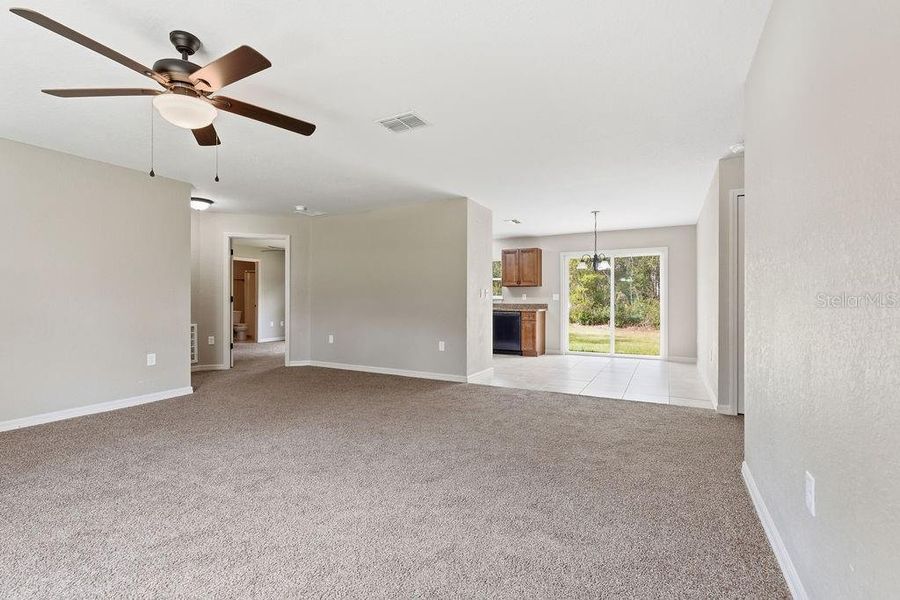 Spacious, unfurnished interior of a new home in Marion Oaks, Ocala (Image 12).