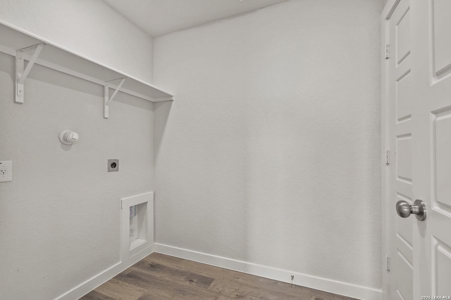 Spacious, unfurnished interior of a new home in Park Place, New Braunfels (Image 30).