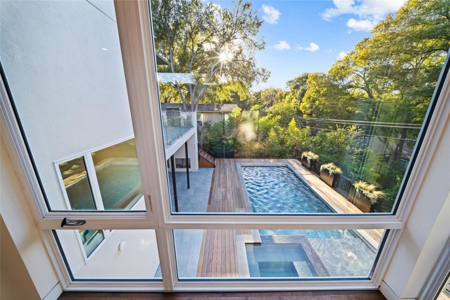 Main level primary suite