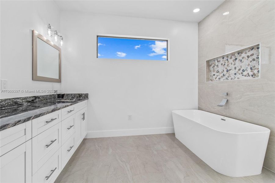 Furnished interior view inside a new home in , Lehigh Acres (Image 5).