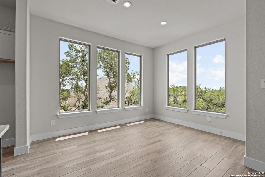 Spacious, unfurnished interior of a new home in Esperanza - 70', Boerne (Image 12).