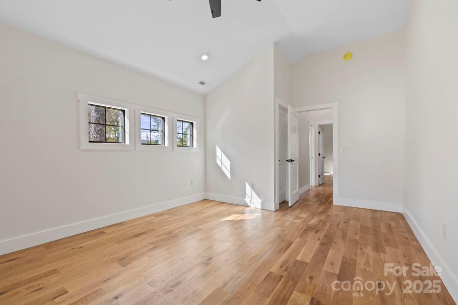 Spacious, unfurnished interior of a new home in , Hendersonville (Image 12).