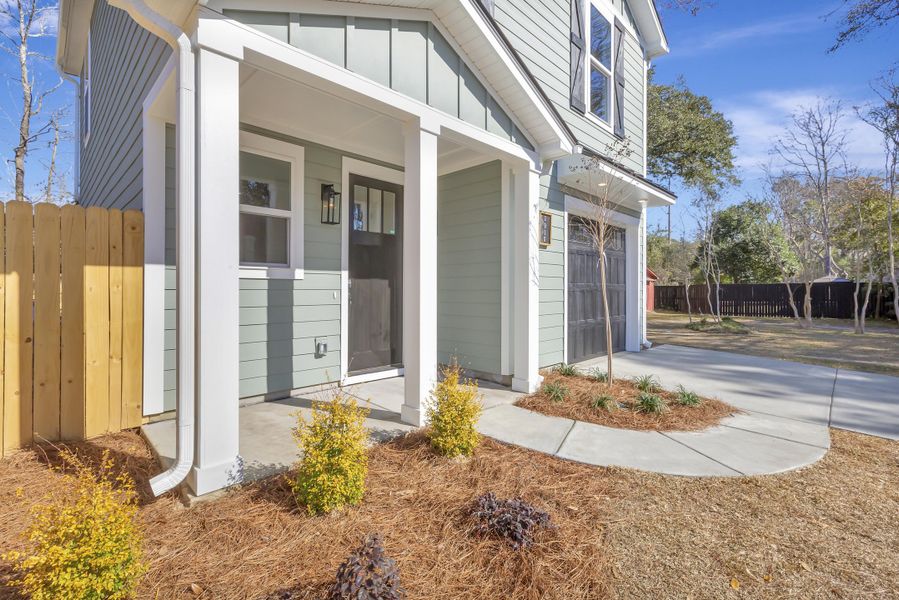 Exterior details and patio area of a home in , Charleston (Image 24).