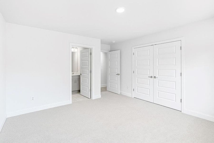 Spacious, unfurnished interior of a new home in Waters Edge, Mansfield (Image 10).