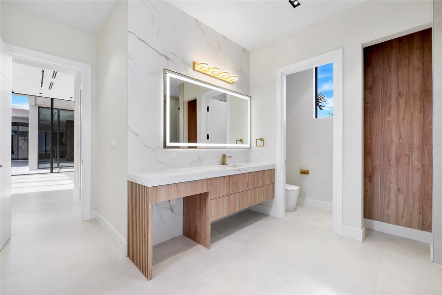 Furnished interior view inside a new home in , Plantation (Image 12).