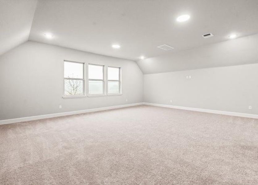 Spacious, unfurnished interior of a new home in The Enclave at Potranco Oaks, San Antonio (Image 10).