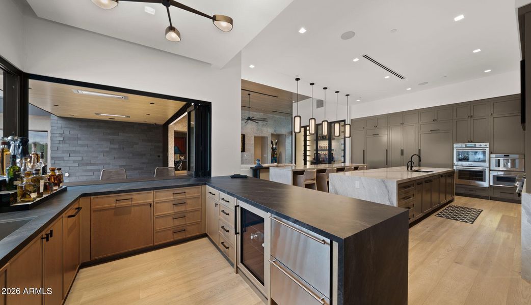 33-web-or-mls-Bar Space4