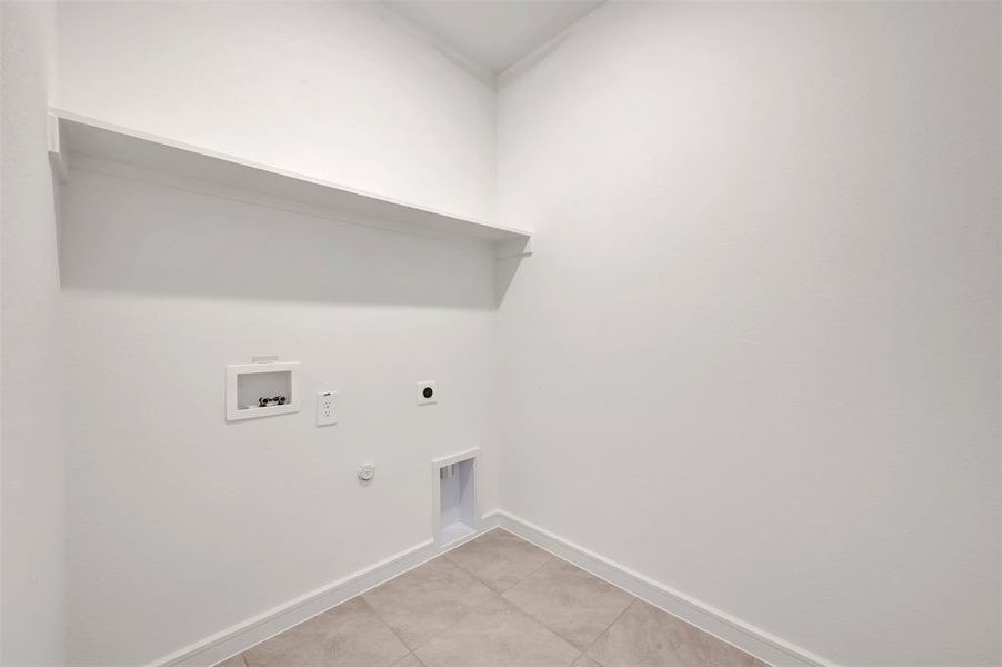 Spacious, unfurnished interior of a new home in Aspire at Reunion, Newark (Image 24).