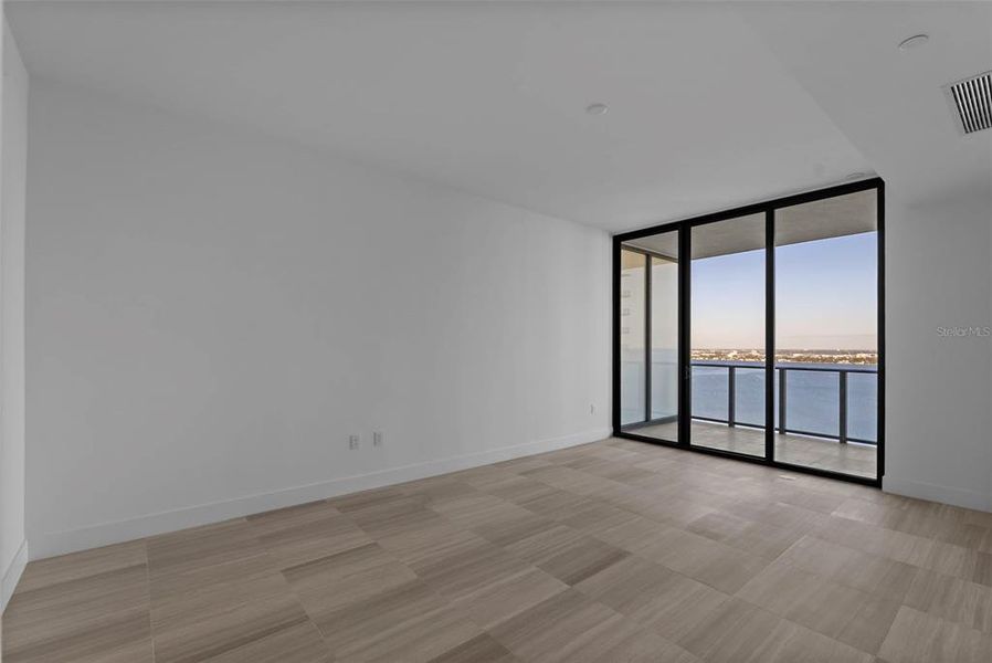 Spacious, unfurnished interior of a new home in , Tampa (Image 60). Spacious, unfurnished interior of a new home in , Tampa (Image 60).