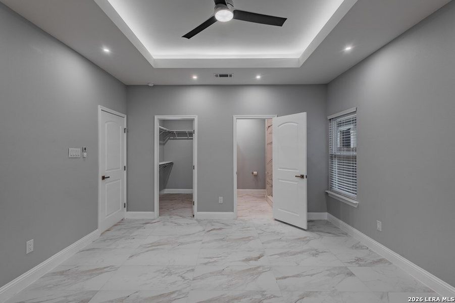 Spacious, unfurnished interior of a new home in , Eagle Pass (Image 28).